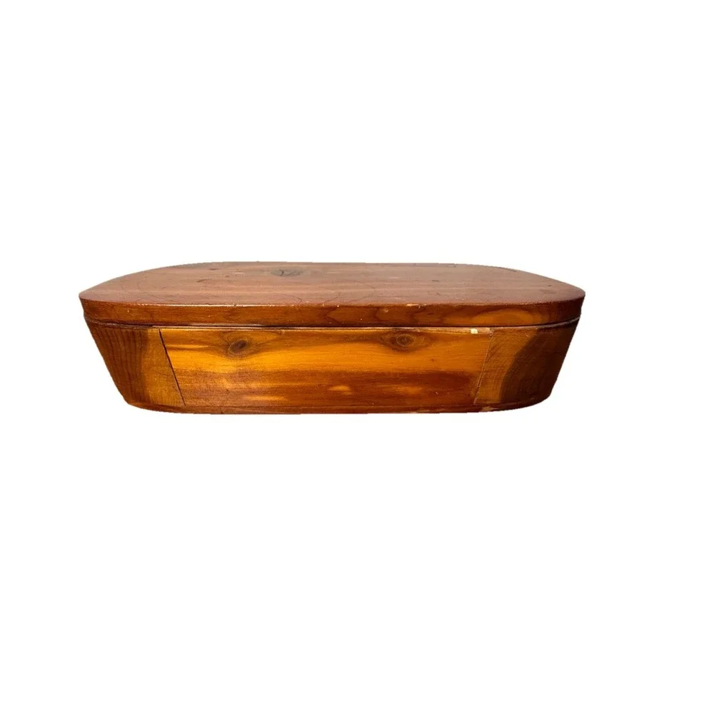 Vintage Oval Shaped Cedar Wood Box w Hinged Lid Jewelry Keepsake Trinket